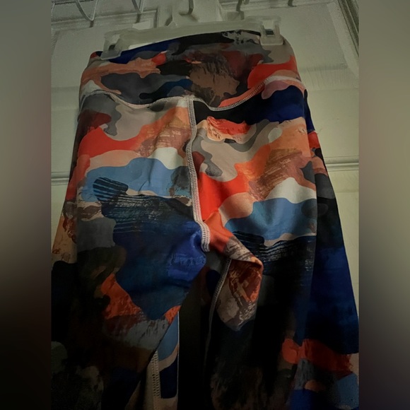 COPY - Fabletics anywhere high waisted 7/8 leggings size XXSMALL - Picture 3 of 9